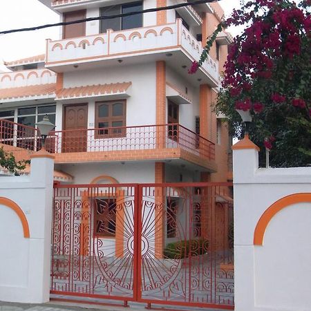 מלון בודהגאיה Momotaro House מראה חיצוני תמונה