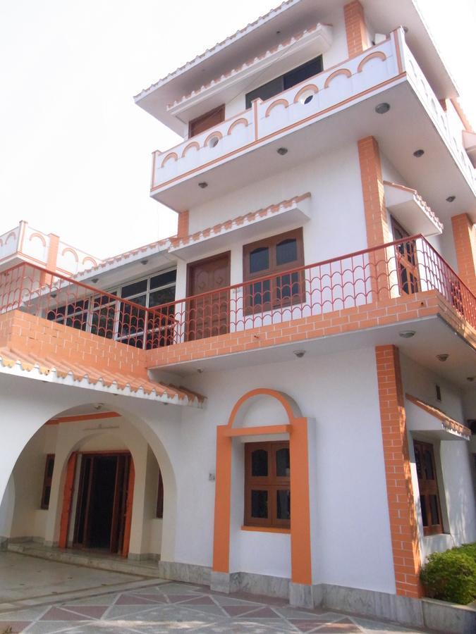 מלון בודהגאיה Momotaro House מראה חיצוני תמונה